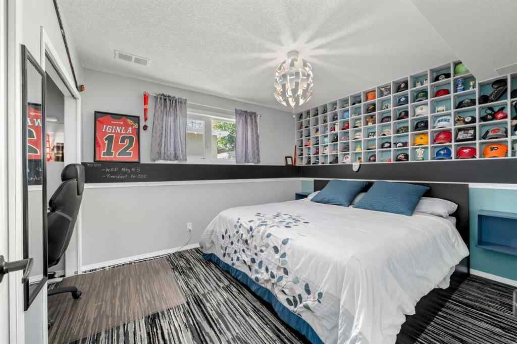 MLS® A2259847 - 3251 Bearspaw Drive NW in Brentwood Calgary, Residential