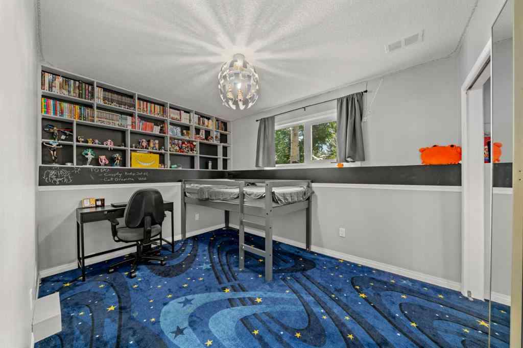 MLS® A2259847 - 3251 Bearspaw Drive NW in Brentwood Calgary, Residential