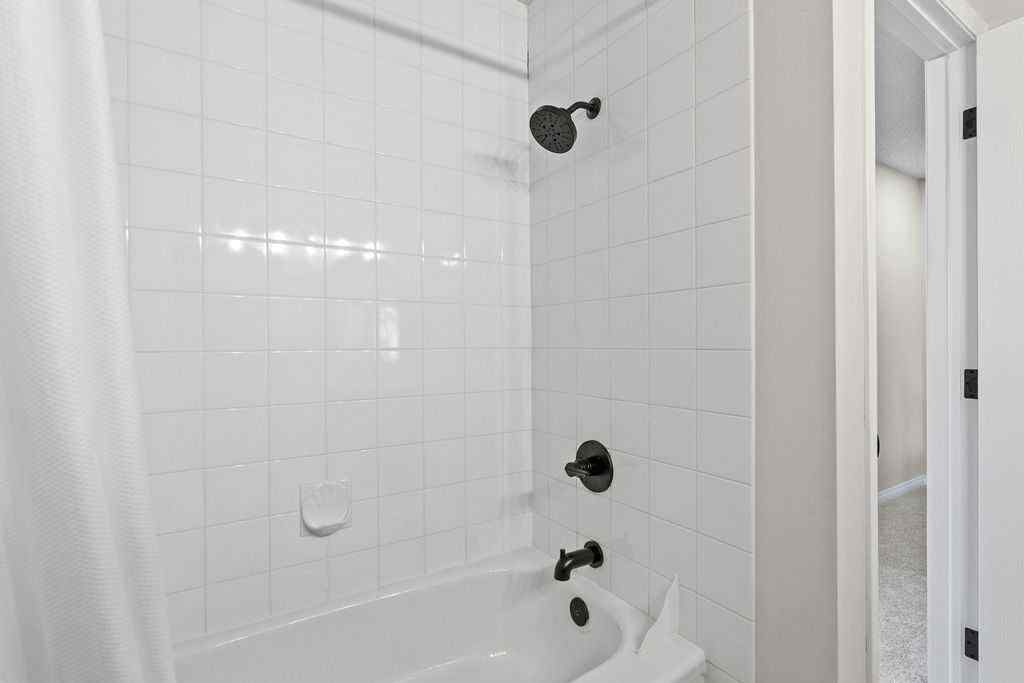 MLS® A2259852 - Unit #14 4810 40 Avenue SW in Glamorgan Calgary, Residential