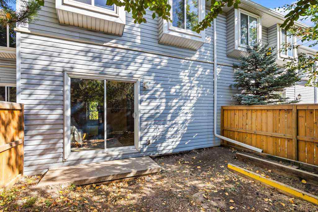 MLS® A2259852 - Unit #14 4810 40 Avenue SW in Glamorgan Calgary, Residential