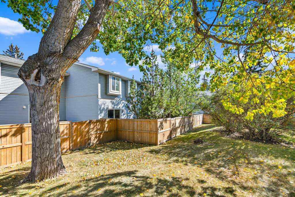 MLS® A2259852 - Unit #14 4810 40 Avenue SW in Glamorgan Calgary, Residential