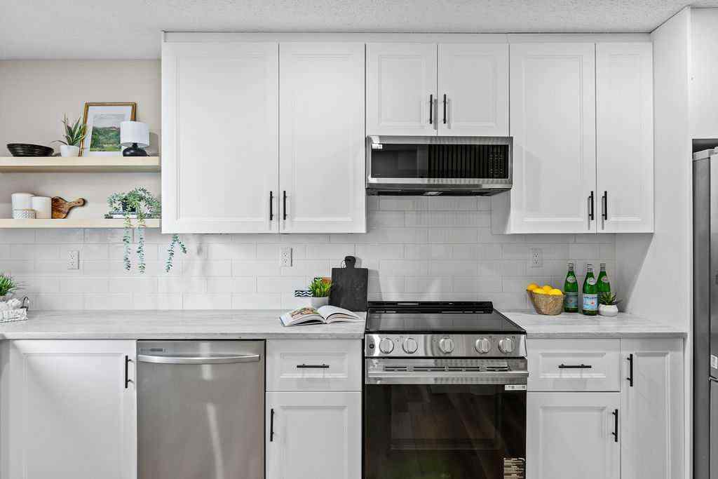 MLS® A2259852 - Unit #14 4810 40 Avenue SW in Glamorgan Calgary, Residential