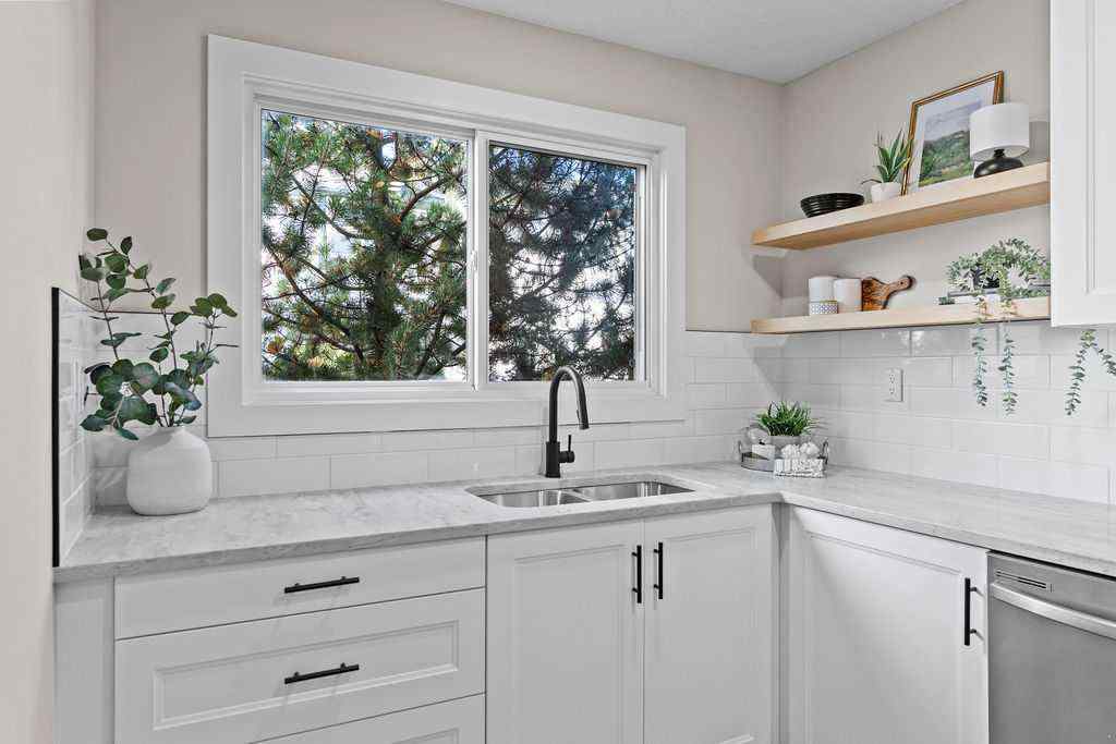 MLS® A2259852 - Unit #14 4810 40 Avenue SW in Glamorgan Calgary, Residential