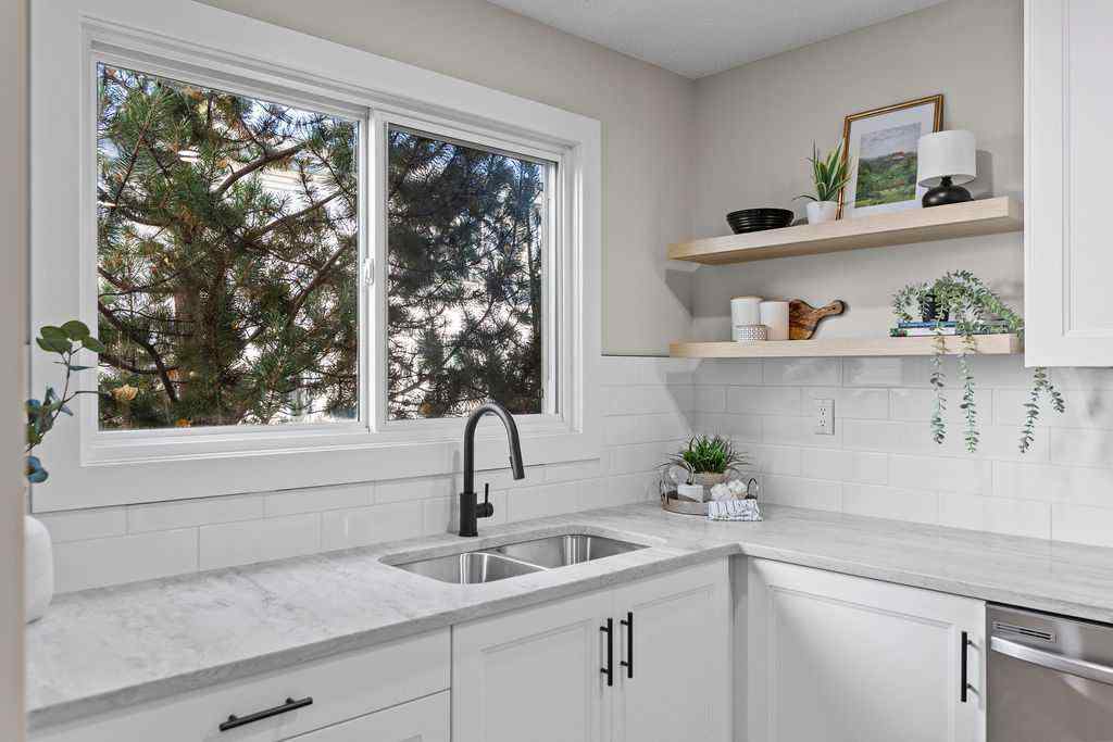 MLS® A2259852 - Unit #14 4810 40 Avenue SW in Glamorgan Calgary, Residential