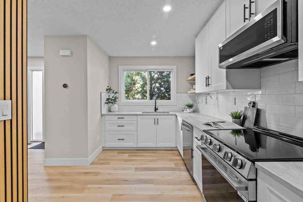 MLS® A2259852 - Unit #14 4810 40 Avenue SW in Glamorgan Calgary, Residential