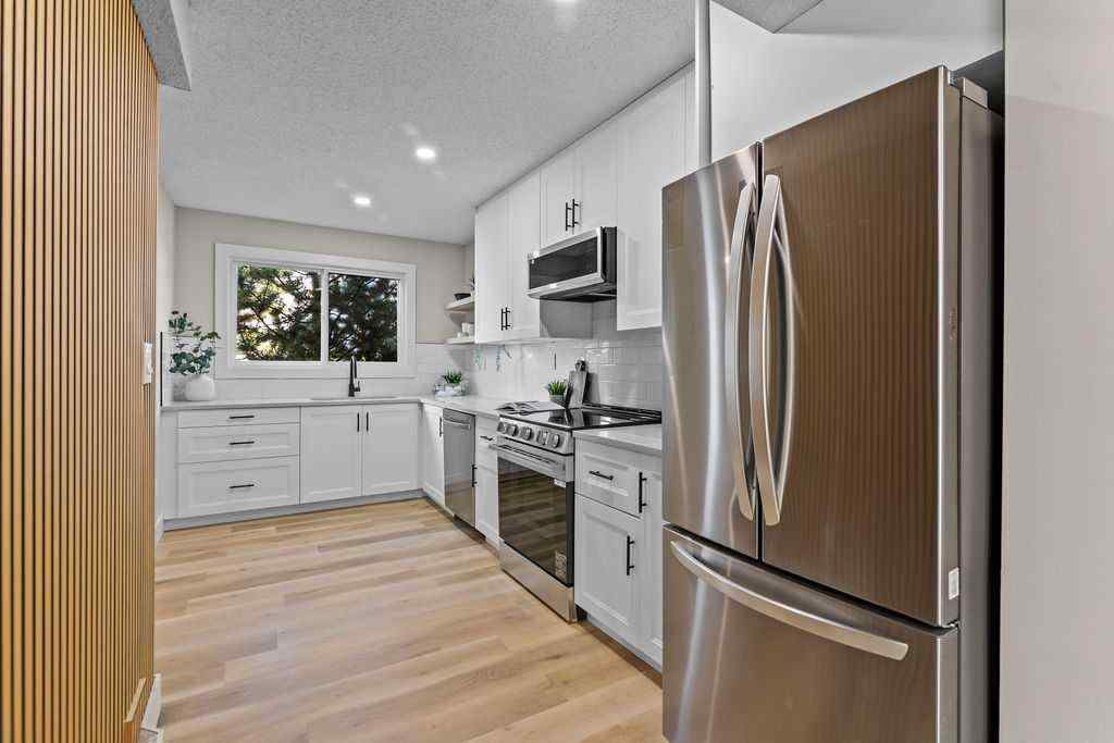 MLS® A2259852 - Unit #14 4810 40 Avenue SW in Glamorgan Calgary, Residential