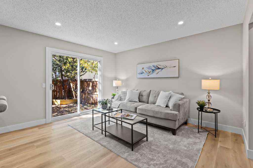 MLS® A2259852 - Unit #14 4810 40 Avenue SW in Glamorgan Calgary, Residential