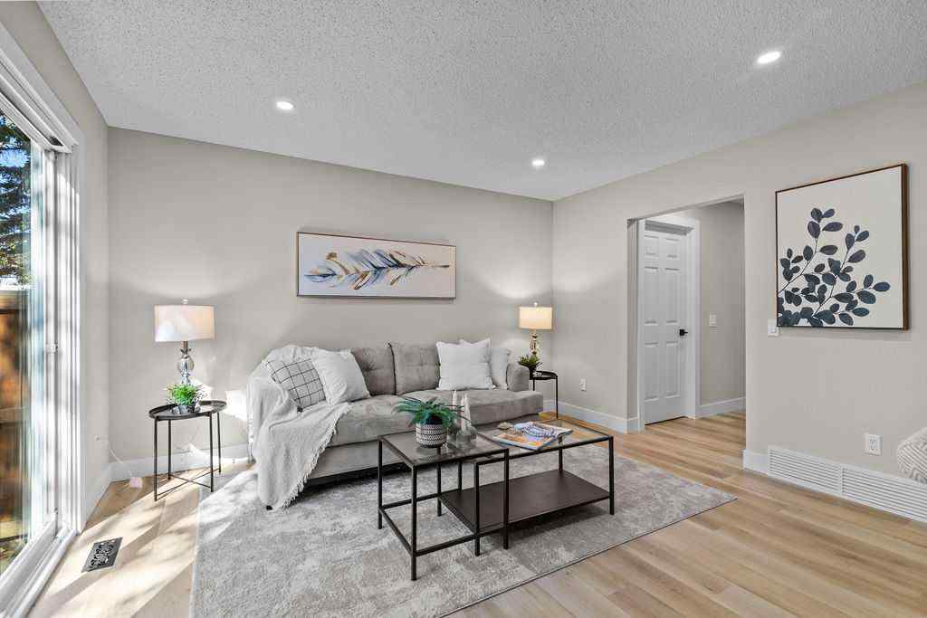 MLS® A2259852 - Unit #14 4810 40 Avenue SW in Glamorgan Calgary, Residential