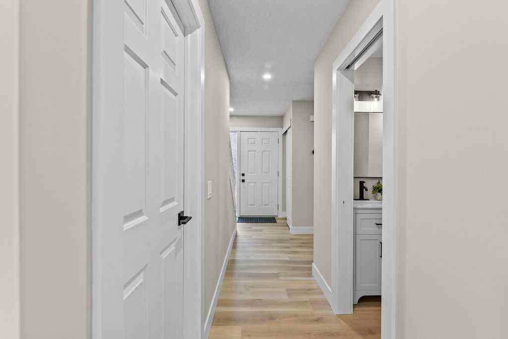 MLS® A2259852 - Unit #14 4810 40 Avenue SW in Glamorgan Calgary, Residential