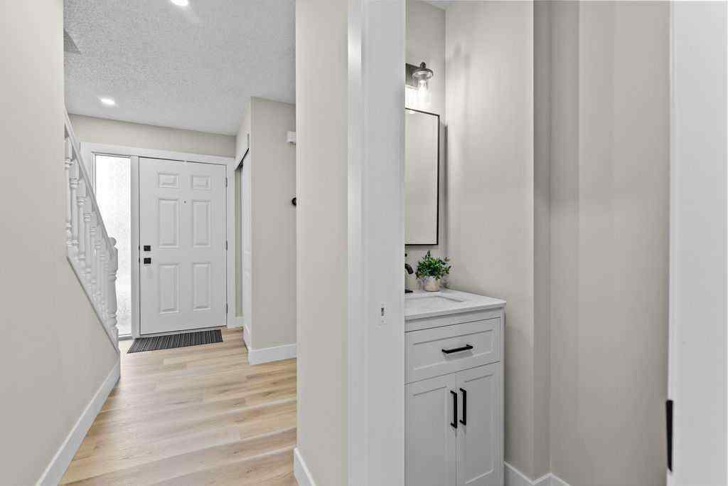 MLS® A2259852 - Unit #14 4810 40 Avenue SW in Glamorgan Calgary, Residential