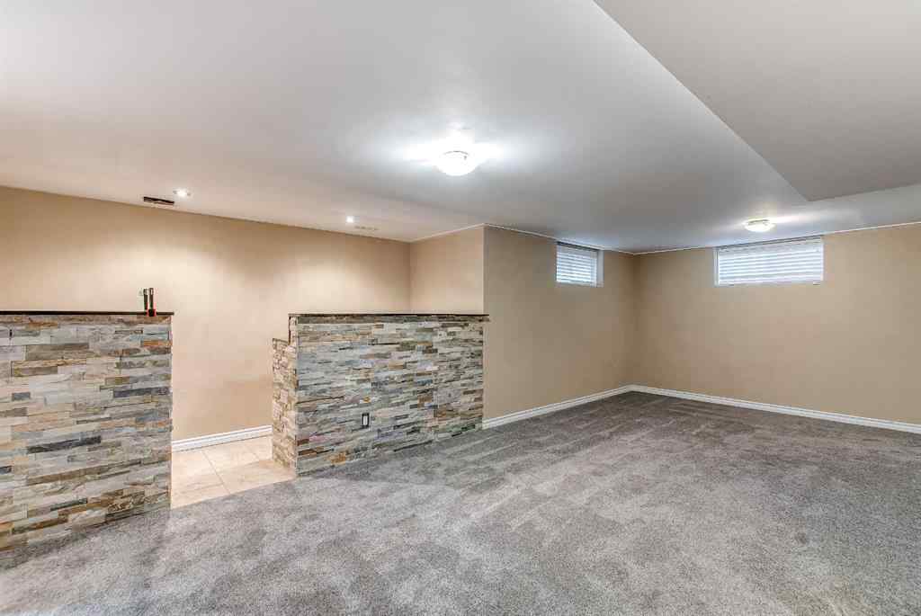MLS® A2259875 - 226 4 Street SE in NONE Redcliff, Residential
