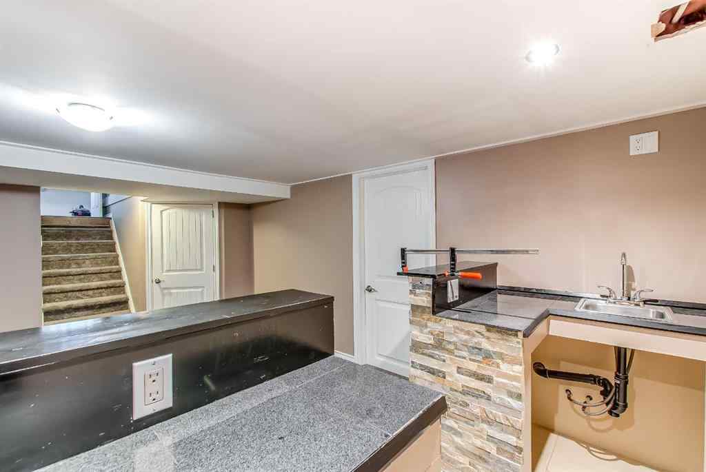 MLS® A2259875 - 226 4 Street SE in NONE Redcliff, Residential