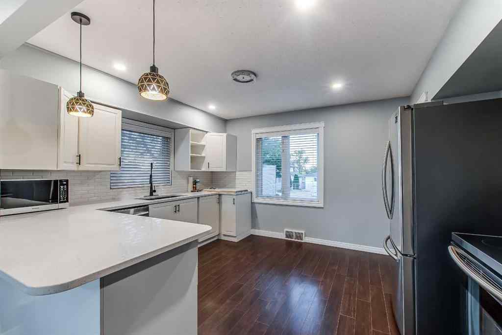 MLS® A2259875 - 226 4 Street SE in NONE Redcliff, Residential