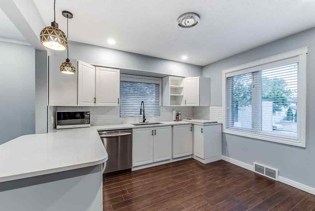 MLS® A2259875 - 226 4 Street SE in NONE Redcliff, Residential