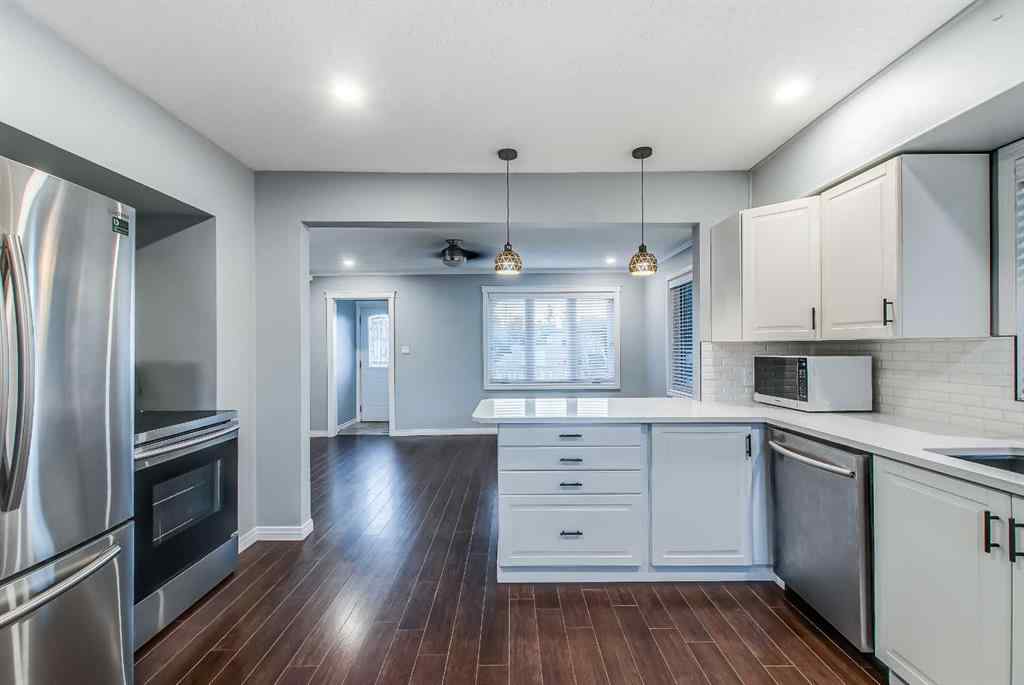 MLS® A2259875 - 226 4 Street SE in NONE Redcliff, Residential