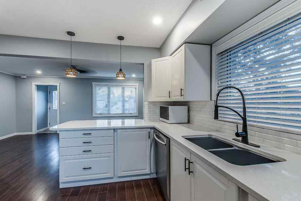 MLS® A2259875 - 226 4 Street SE in NONE Redcliff, Residential