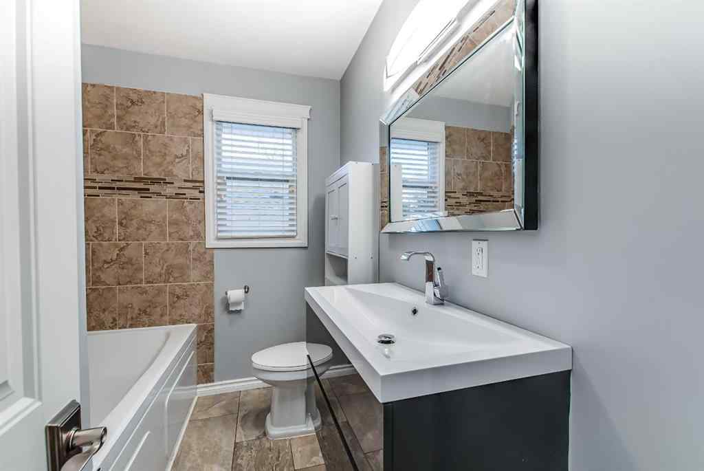 MLS® A2259875 - 226 4 Street SE in NONE Redcliff, Residential