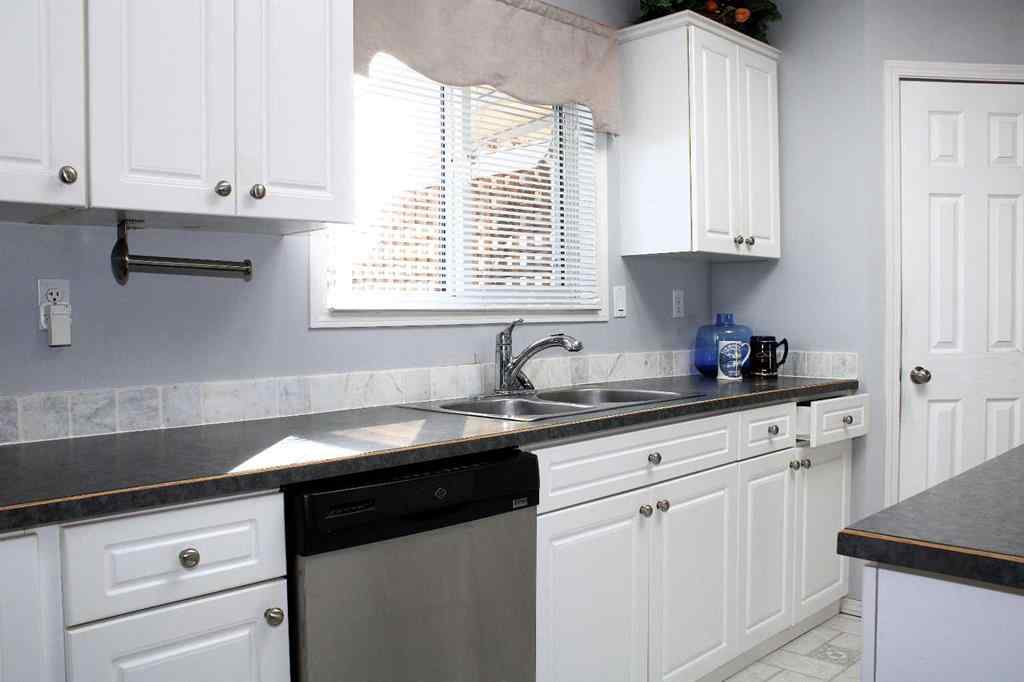 MLS® A2259876 - 24 Noblefern Way  in NONE Sundre, Residential