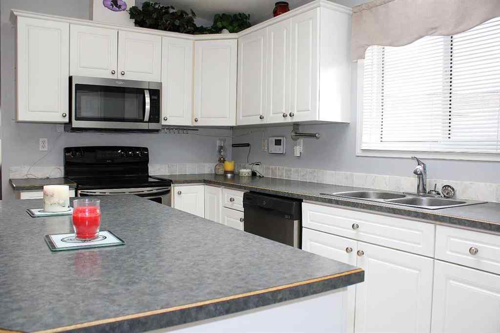 MLS® A2259876 - 24 Noblefern Way  in NONE Sundre, Residential