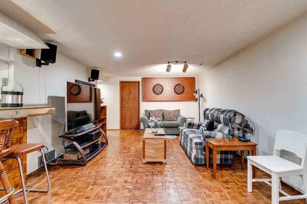 MLS® A2259878 - 360 Malvern Close NE in Marlborough Park Calgary, Residential