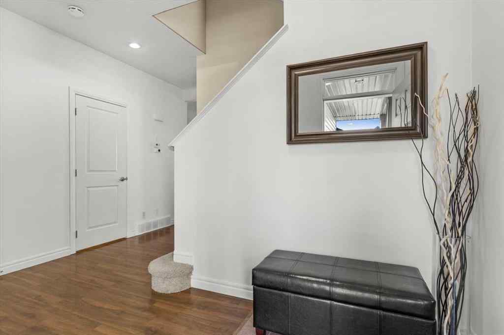 MLS® A2259881 - 195 Hillcrest Circle SW in Hillcrest Airdrie, Residential