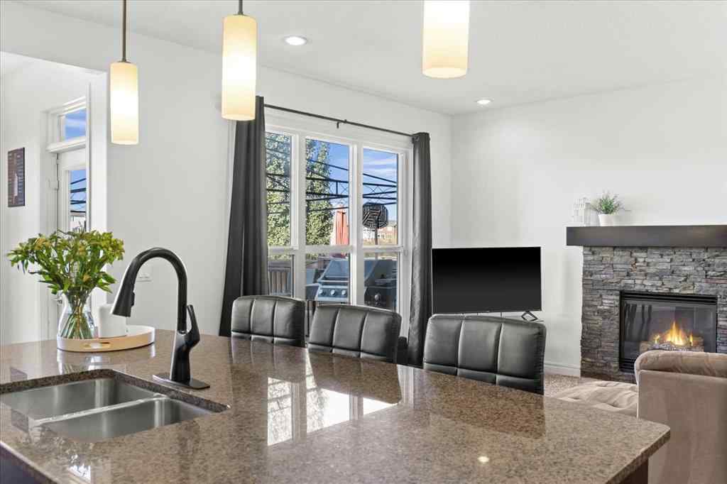 MLS® A2259881 - 195 Hillcrest Circle SW in Hillcrest Airdrie, Residential