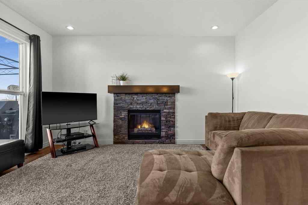 MLS® A2259881 - 195 Hillcrest Circle SW in Hillcrest Airdrie, Residential