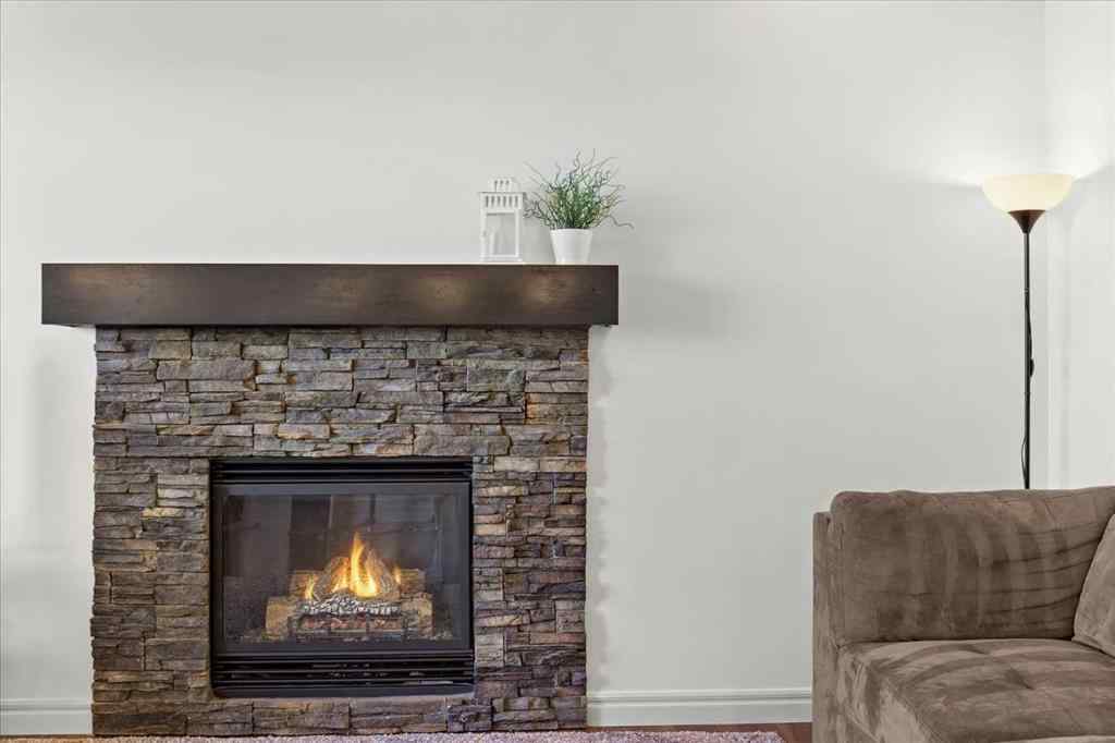 MLS® A2259881 - 195 Hillcrest Circle SW in Hillcrest Airdrie, Residential