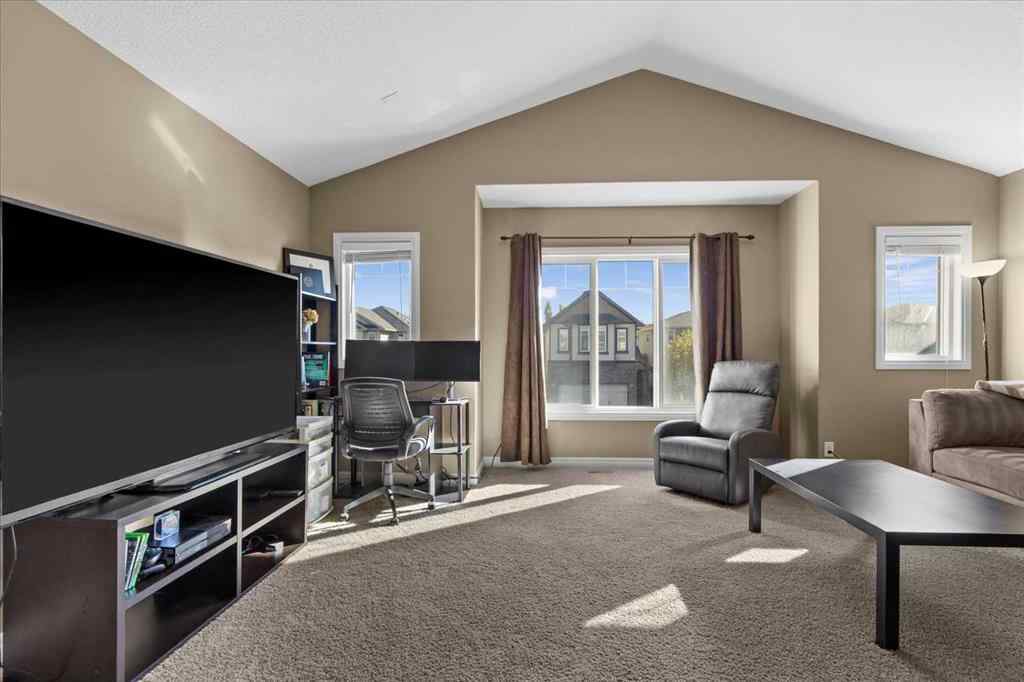 MLS® A2259881 - 195 Hillcrest Circle SW in Hillcrest Airdrie, Residential