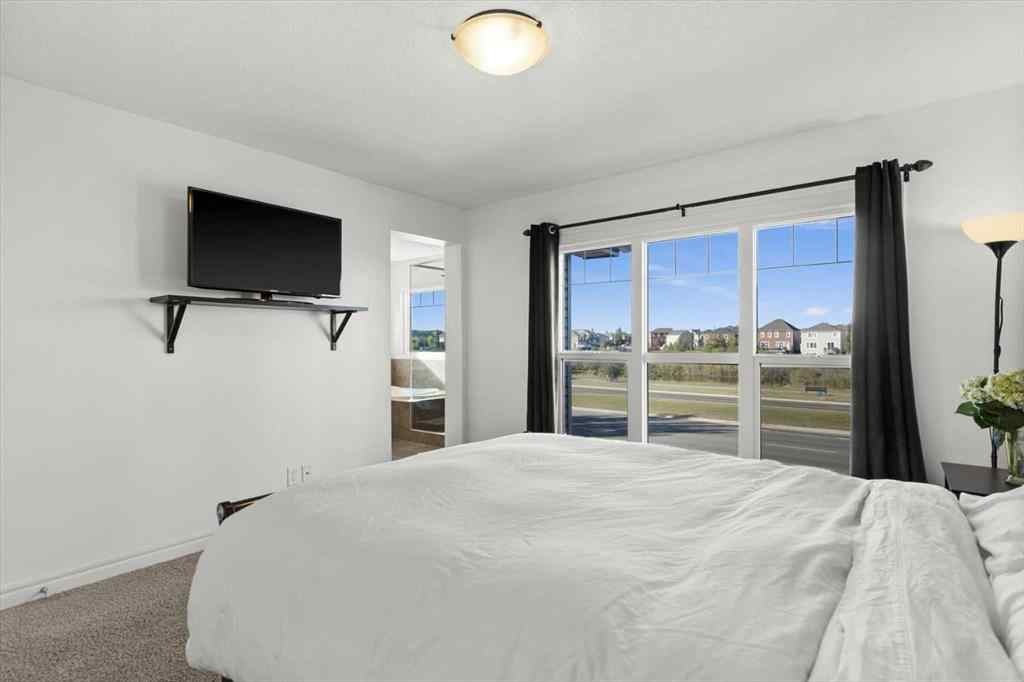MLS® A2259881 - 195 Hillcrest Circle SW in Hillcrest Airdrie, Residential