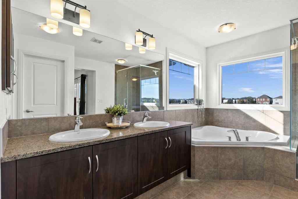 MLS® A2259881 - 195 Hillcrest Circle SW in Hillcrest Airdrie, Residential