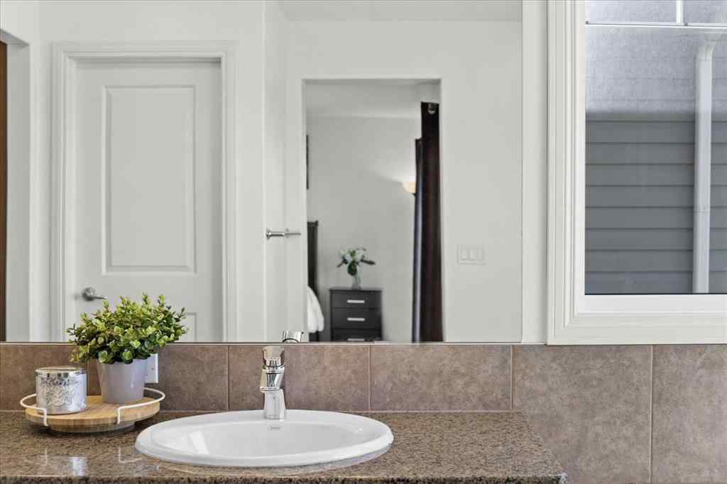 MLS® A2259881 - 195 Hillcrest Circle SW in Hillcrest Airdrie, Residential