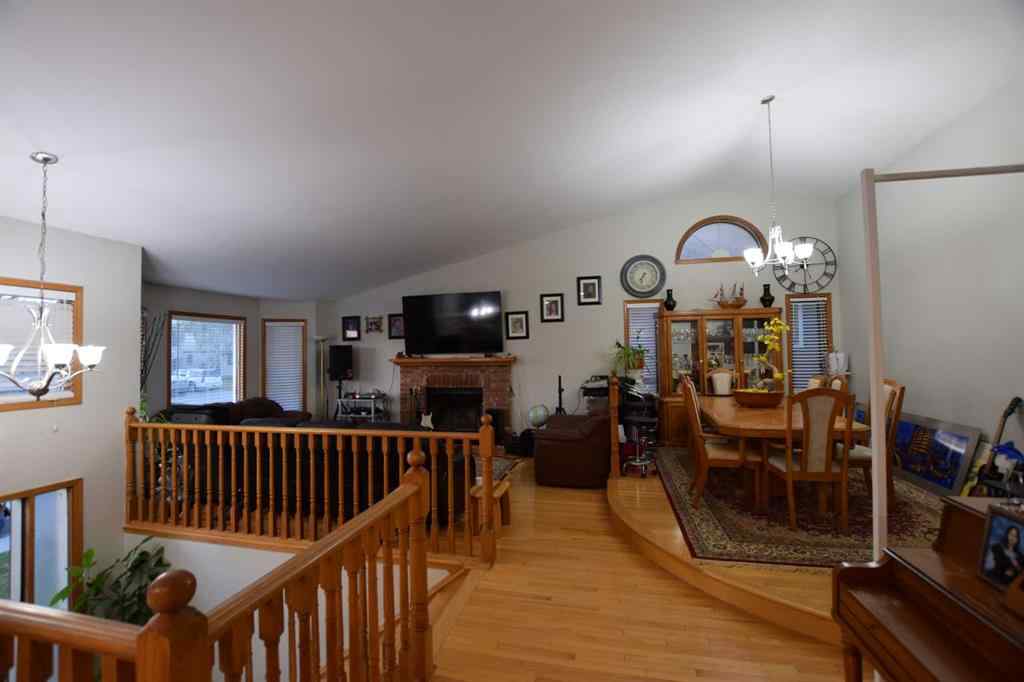 MLS® A2259886 - 94 Douglas Woods Close SE in Douglasdale/Glen Calgary, Residential