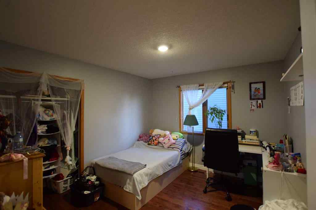 MLS® A2259886 - 94 Douglas Woods Close SE in Douglasdale/Glen Calgary, Residential