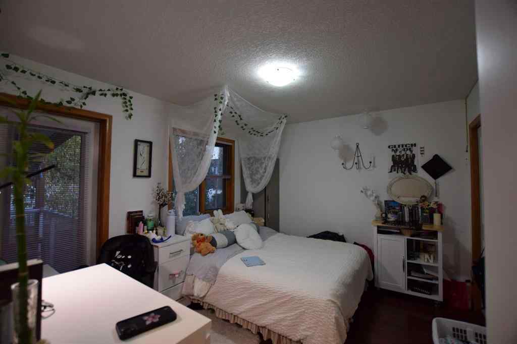 MLS® A2259886 - 94 Douglas Woods Close SE in Douglasdale/Glen Calgary, Residential