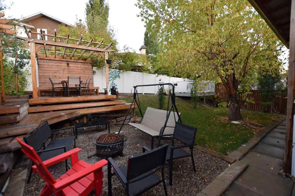 MLS® A2259886 - 94 Douglas Woods Close SE in Douglasdale/Glen Calgary, Residential