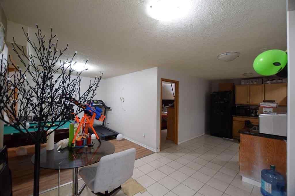 MLS® A2259886 - 94 Douglas Woods Close SE in Douglasdale/Glen Calgary, Residential