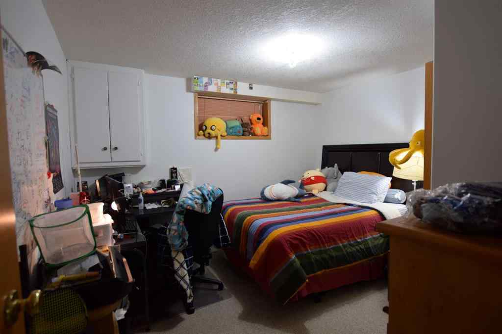 MLS® A2259886 - 94 Douglas Woods Close SE in Douglasdale/Glen Calgary, Residential