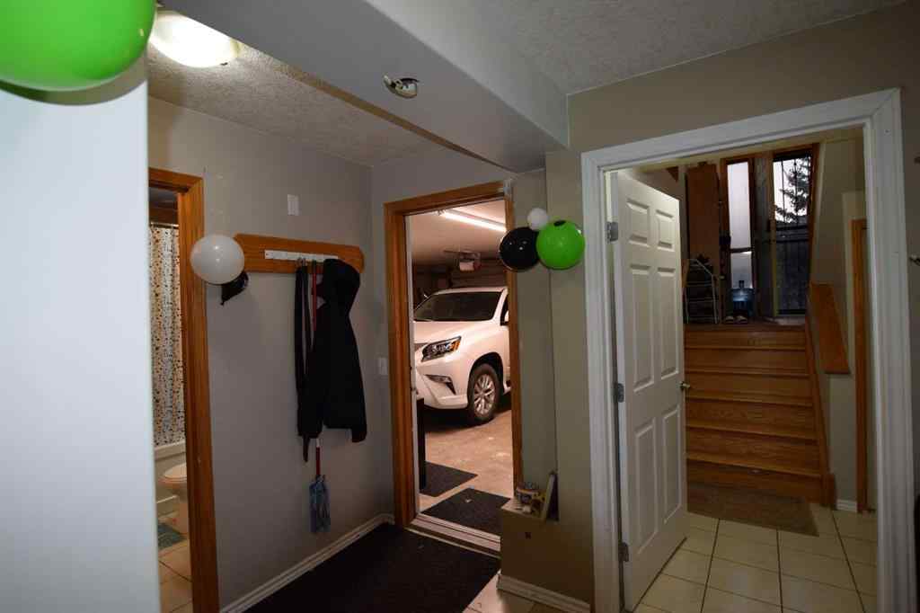 MLS® A2259886 - 94 Douglas Woods Close SE in Douglasdale/Glen Calgary, Residential