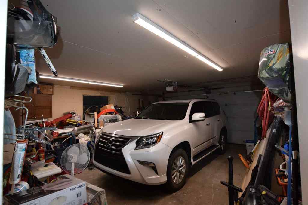 MLS® A2259886 - 94 Douglas Woods Close SE in Douglasdale/Glen Calgary, Residential