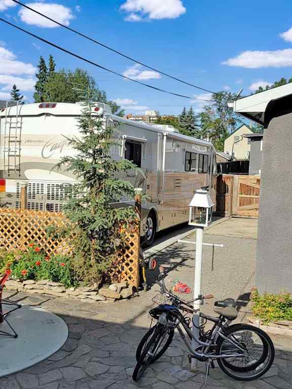 MLS® A2259892 - 1509 38 Street SE in Forest Lawn Calgary, Residential