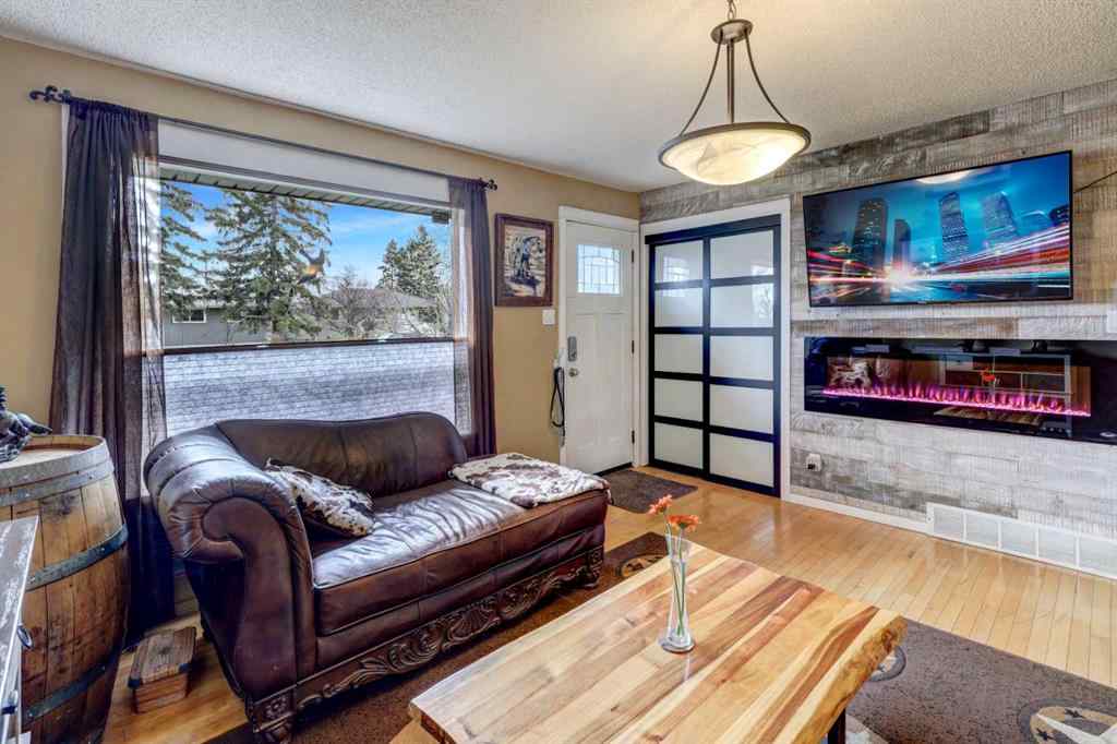 MLS® A2259892 - 1509 38 Street SE in Forest Lawn Calgary, Residential