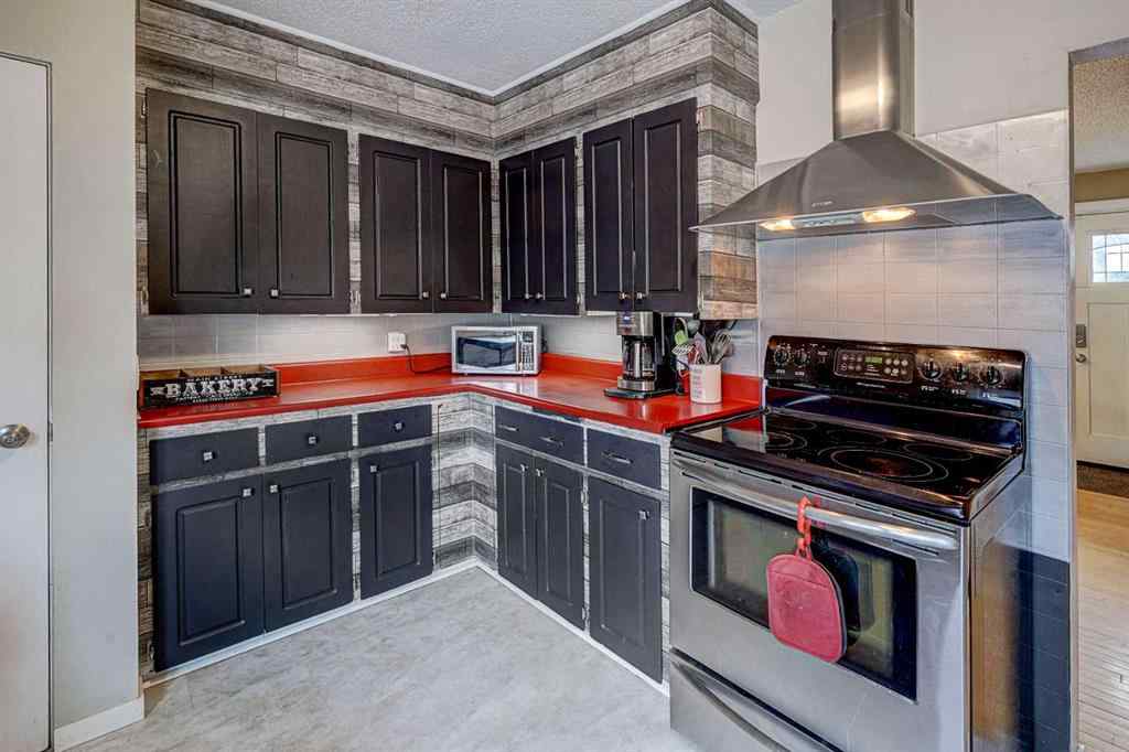 MLS® A2259892 - 1509 38 Street SE in Forest Lawn Calgary, Residential