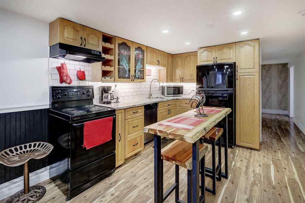 MLS® A2259892 - 1509 38 Street SE in Forest Lawn Calgary, Residential