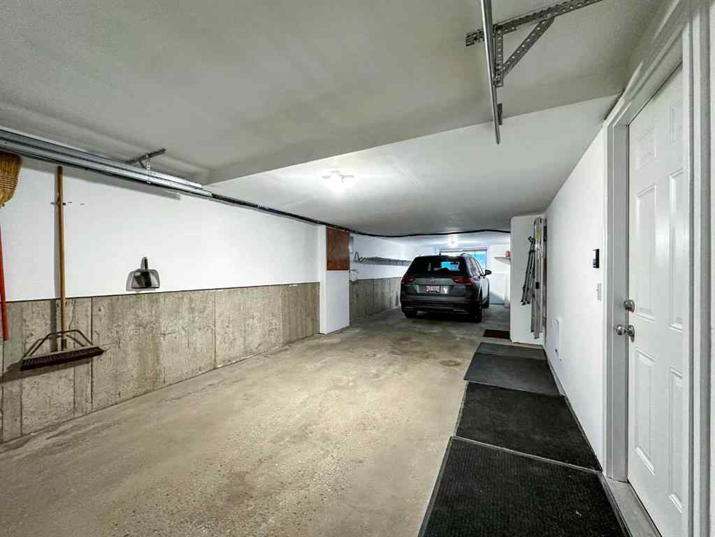 MLS® A2259899 - 132 Lavendar Link  in Rainbow Falls Chestermere, Residential