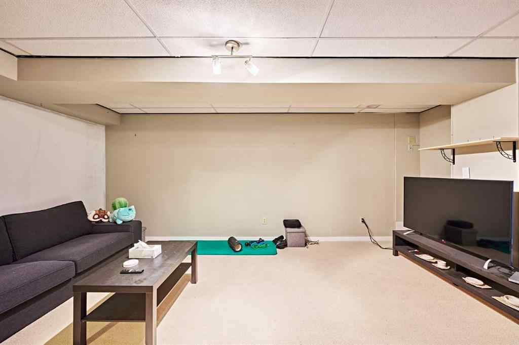 MLS® A2259911 - 8414 Berwick Road NW in Beddington Heights Calgary, Residential