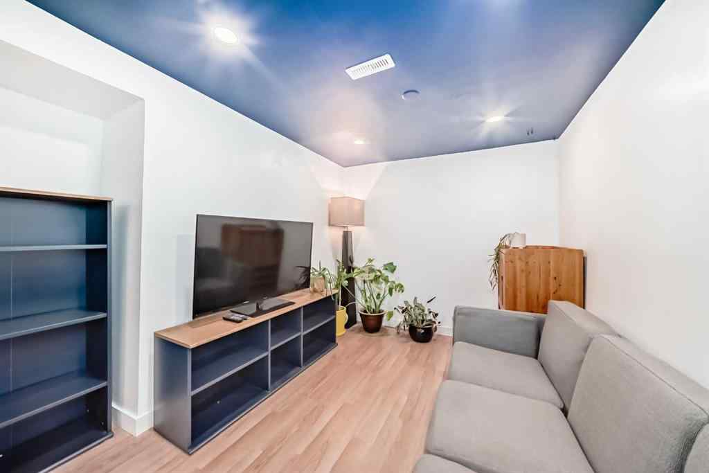 MLS® A2259913 - 31 Castleglen Crescent NE in Castleridge Calgary, Residential