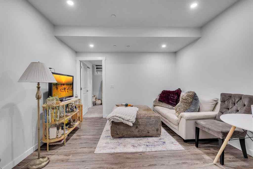 MLS® A2259921 - 21 Lucas Rise NW in Livingston Calgary, Residential