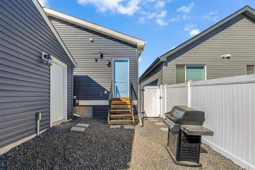 MLS® A2259921 - 21 Lucas Rise NW in Livingston Calgary, Residential