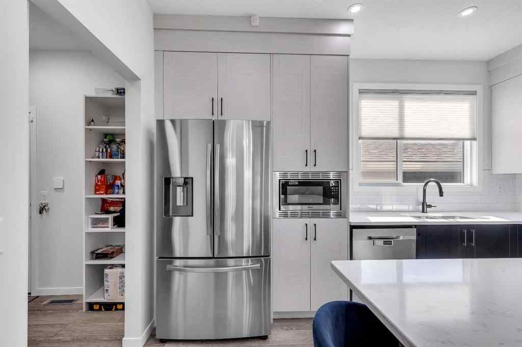 MLS® A2259921 - 21 Lucas Rise NW in Livingston Calgary, Residential